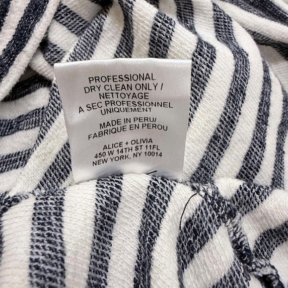 Alice + Olivia Black/White Striped Crop Top Short Sleeve Boat Neck SZ M - Picture 8 of 8